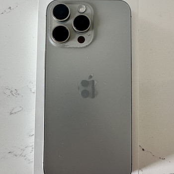 Apple iPhone 15 Pro Max 256Gb Natural Titanium