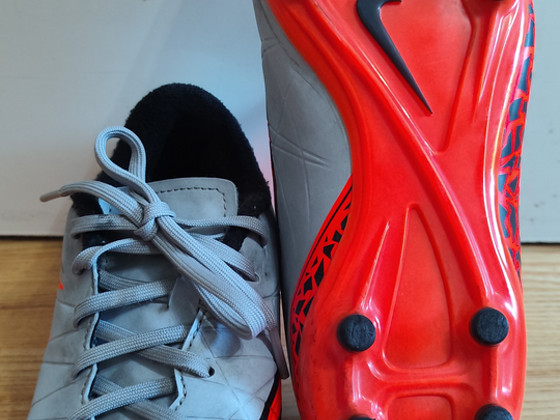 Футбольные бутсы 38 Nike Hyper Venom