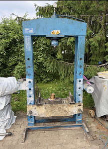 OMCN 157 40-tonnine hüdrauliline press (1 foto / 6)