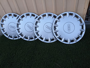 R15, Audi ilukilbid (4 tk) (1 foto / 2)