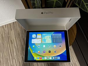 Apple iPad Pro (12,9 дюйма, 2015), Space Gray, 32GB, WiFi (2 фото из 5)