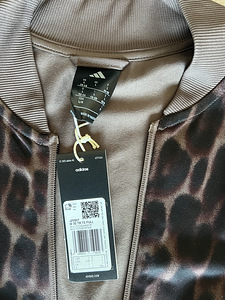 Спортивный костюм Adidas (4 фото из 4)