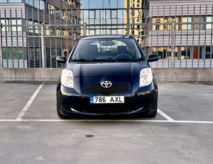 Toyota Yaris 1.3 Automaat (5 foto / 7)