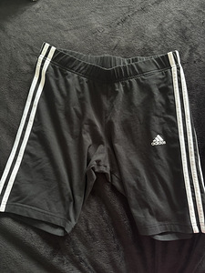 Müüan Adidas šortsid / Продаю шорты Adidas (1 фото из 4)
