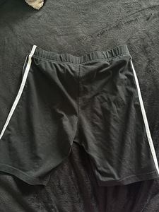 Müüan Adidas šortsid / Продаю шорты Adidas (2 фото из 4)