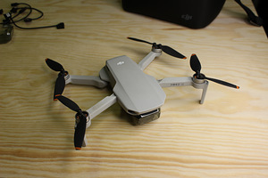 DJI Mini 2 SE Fly More Combo (3 фото из 9)
