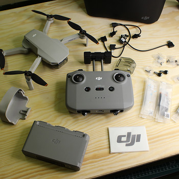DJI Mini 2 SE Fly More Combo