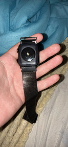 Продаётся Apple Watch SE 3 серии (2 фото из 4)