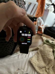 Продаётся Apple Watch SE 3 серии (4 фото из 4)