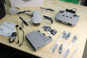 Droon DJI Mini 4K Fly More Combo droon (3 foto / 10)