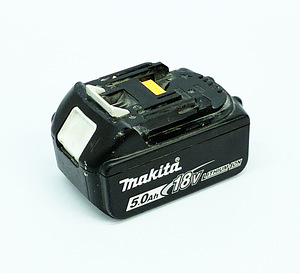 Aku Makita 5.0Ah 18V Li-ion (2 foto / 2)