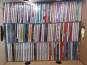 DVD, винилы, CD (5 фото из 10)