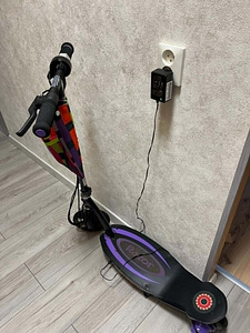 Elektriline tõukeratas Razor, laste elektritõukeratas (3 foto / 4)
