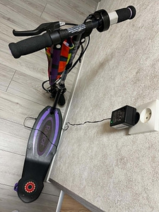 Elektriline tõukeratas Razor, laste elektritõukeratas (4 foto / 4)