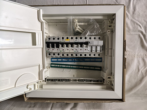 Süvistatav elektrikilp Eaton (Moeller) (4 foto / 7)