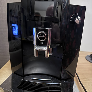 Müüa Jura E6 täisautomaatne kohvimasin