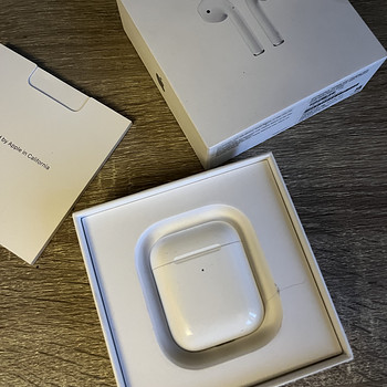 Apple airpods 2