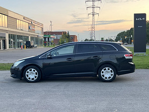 TOYOTA AVENSIS (4 foto / 11)