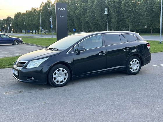 TOYOTA AVENSIS