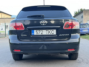 TOYOTA AVENSIS (8 foto / 11)