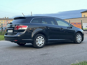 TOYOTA AVENSIS (7 foto / 11)