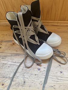 Rick Owen’s mega lace (1 фото из 5)