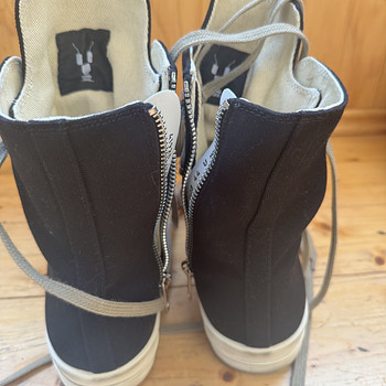 Rick Owen’s mega lace