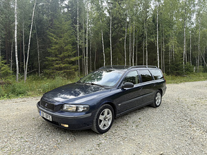 Volvo v70 2.4d (1 foto / 11)