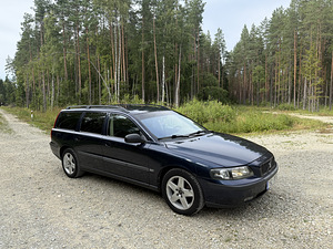 Volvo v70 2.4d (2 foto / 11)