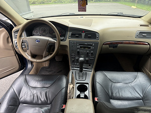 Volvo v70 2.4d (11 foto / 11)