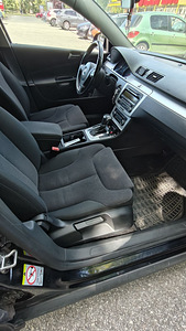 Продам Passat B6 2.0TDI (8 фото из 12)