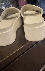 Шлепанцы Calvin Klein (2 фото из 4)