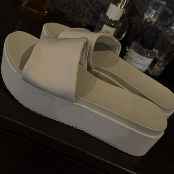 Plätud Calvin Klein