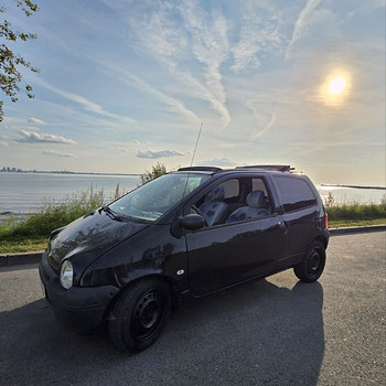 Renault Twingo со сдвижной крышей