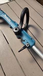 Makita DUR181Z 18V (1 foto / 3)