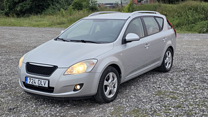 Kia Ceed, регистрационный налог уплачен (1 фото из 14)