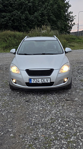 Kia Ceed, регистрационный налог уплачен (2 фото из 14)