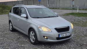 Kia Ceed, регистрационный налог уплачен (3 фото из 14)