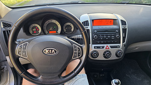 Kia Ceed, регистрационный налог уплачен (13 фото из 14)