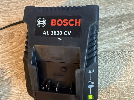 Зарядное устройство Bosch AL 1820 CV