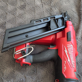 Milwaukee akunaelapüstol M18 FFN-0C, ilma aku ja laadijata