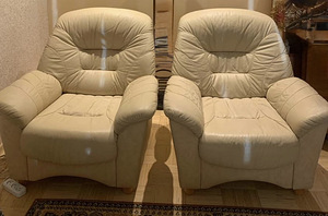 Leather sofa and two armchairs (2 foto / 2)