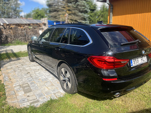 BMW 520dA Touring xDr (6 фото из 9)