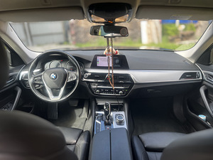 BMW 520dA Touring xDr (9 фото из 9)