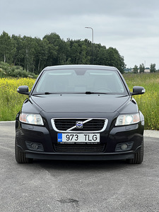 Volvo V50 2.4D 132 кВт (2 фото из 8)