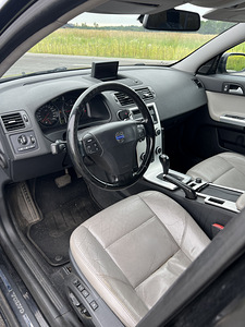 Volvo V50 2.4D 132 кВт (7 фото из 8)
