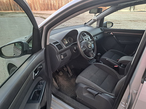 Volkswagen Touran 77 кВт 2012 г. (4 фото из 6)