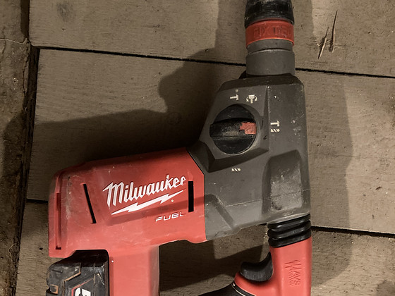Аккумуляторный перфоратор Milwaukee 18v