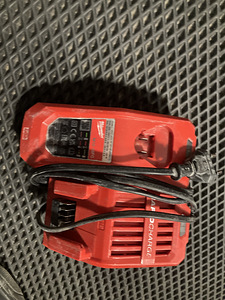 Akutoitel perforaator Milwaukee 18v (3 foto / 3)