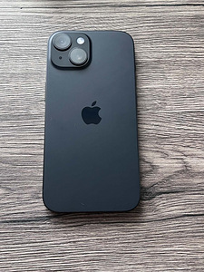 iPhone 15 (4 фото из 7)